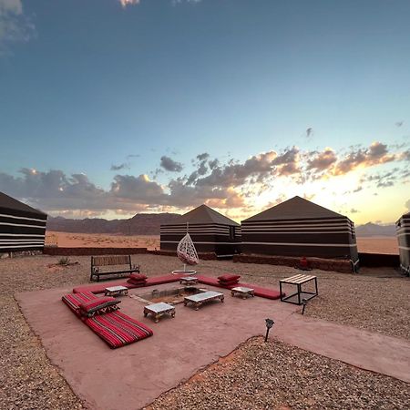 Bedouin Life Camp Hotel Wadi Rum Buitenkant foto