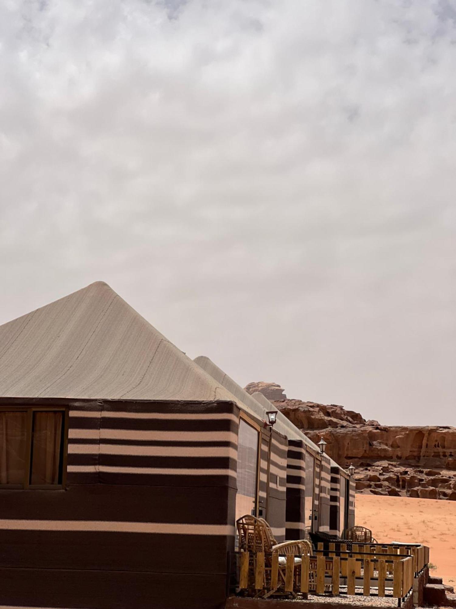 Bedouin Life Camp Hotel Wadi Rum Buitenkant foto