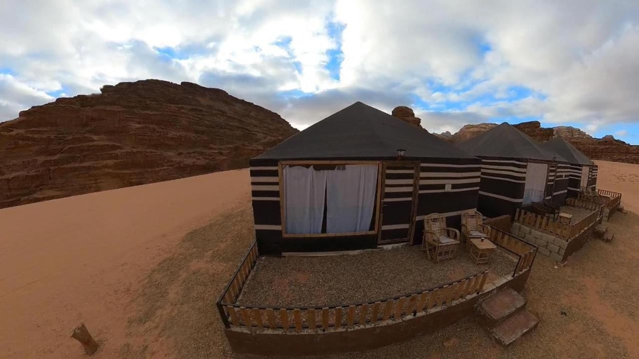 Bedouin Life Camp Hotel Wadi Rum Buitenkant foto