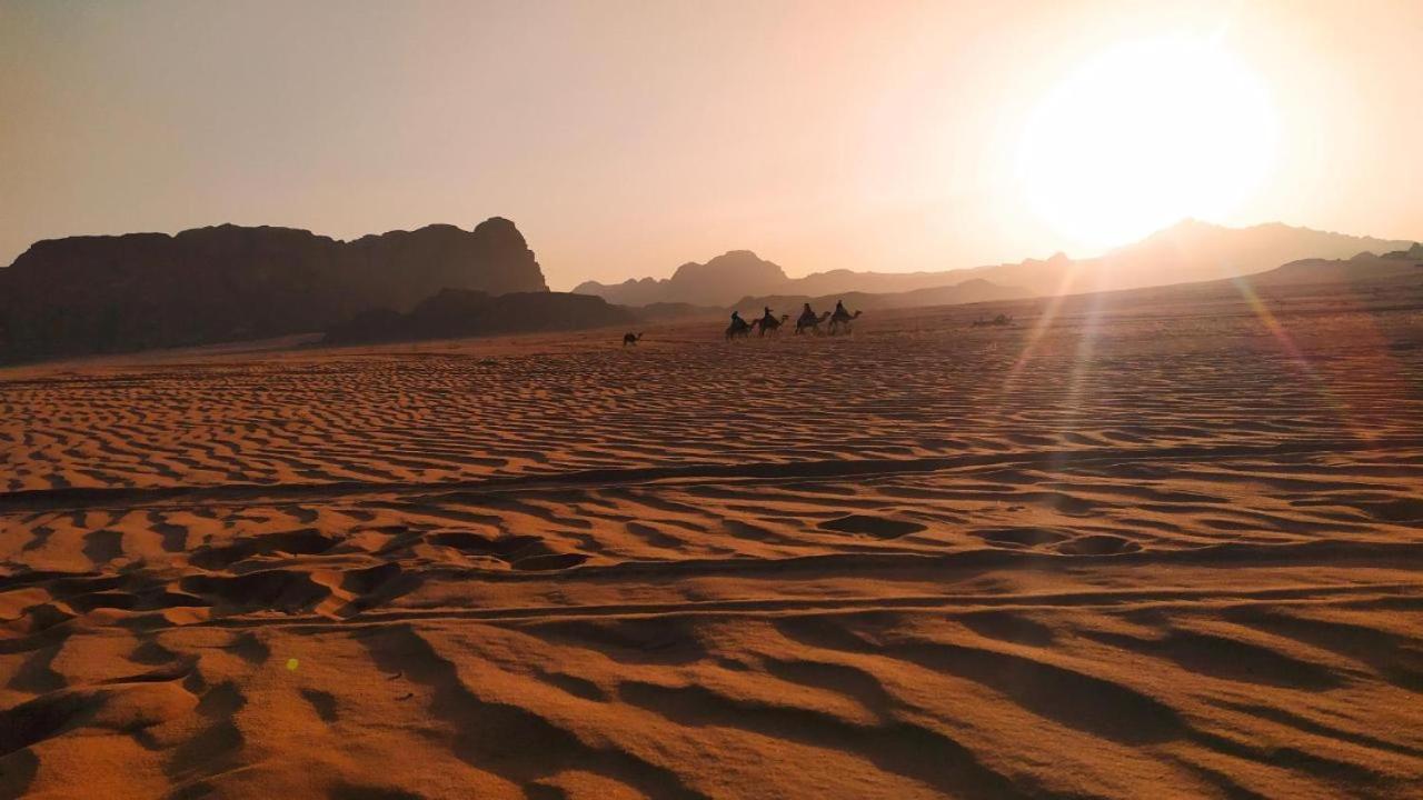 Bedouin Life Camp Hotel Wadi Rum Buitenkant foto