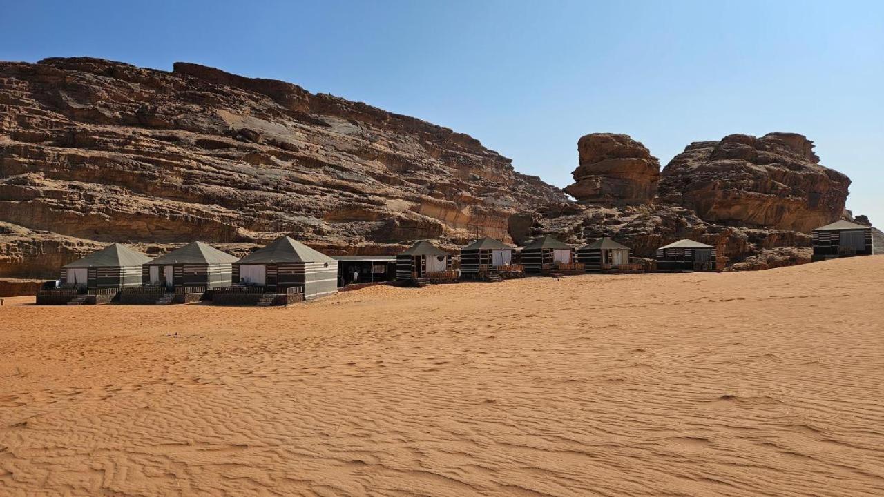 Bedouin Life Camp Hotel Wadi Rum Buitenkant foto