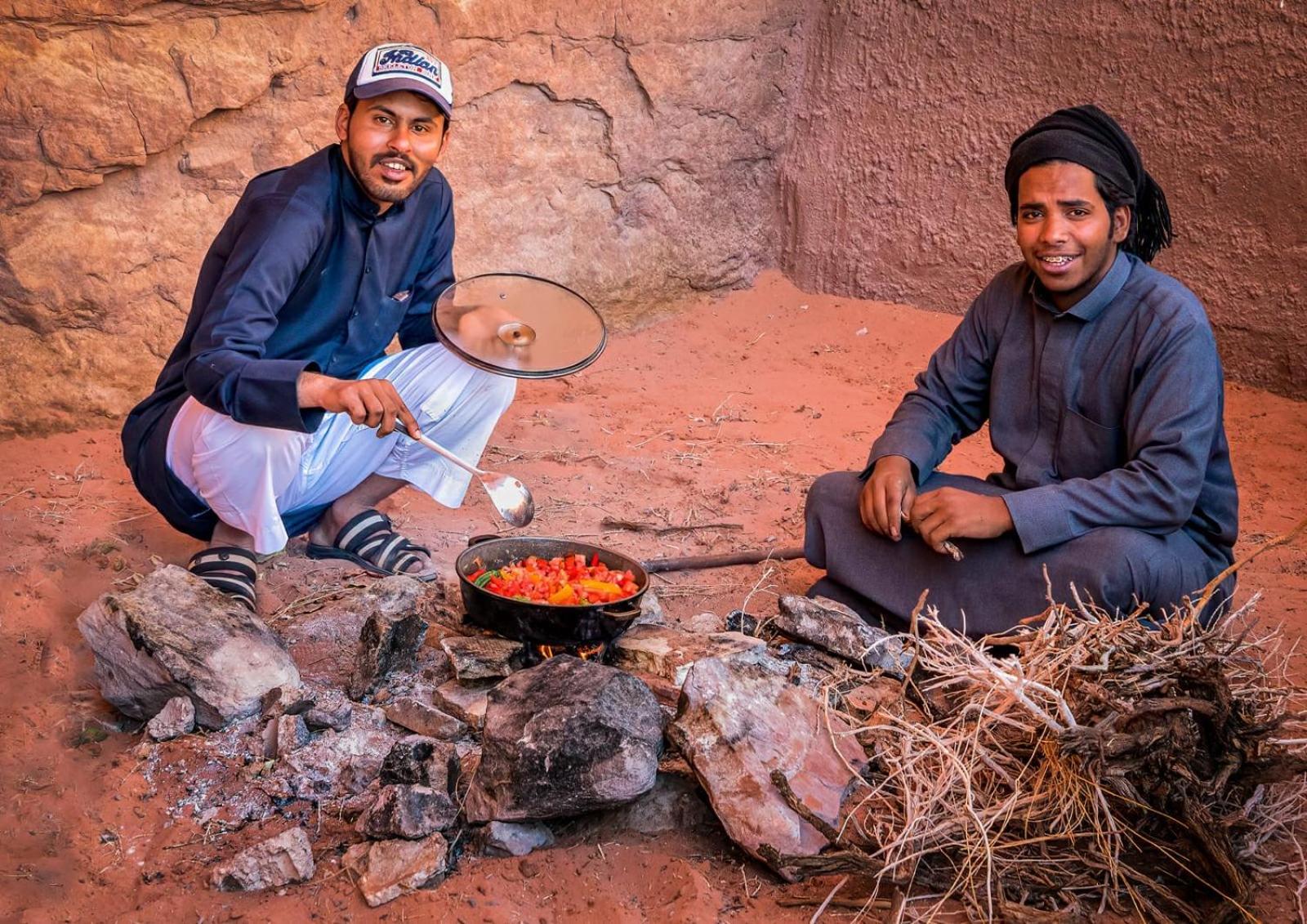 Bedouin Life Camp Hotel Wadi Rum Buitenkant foto