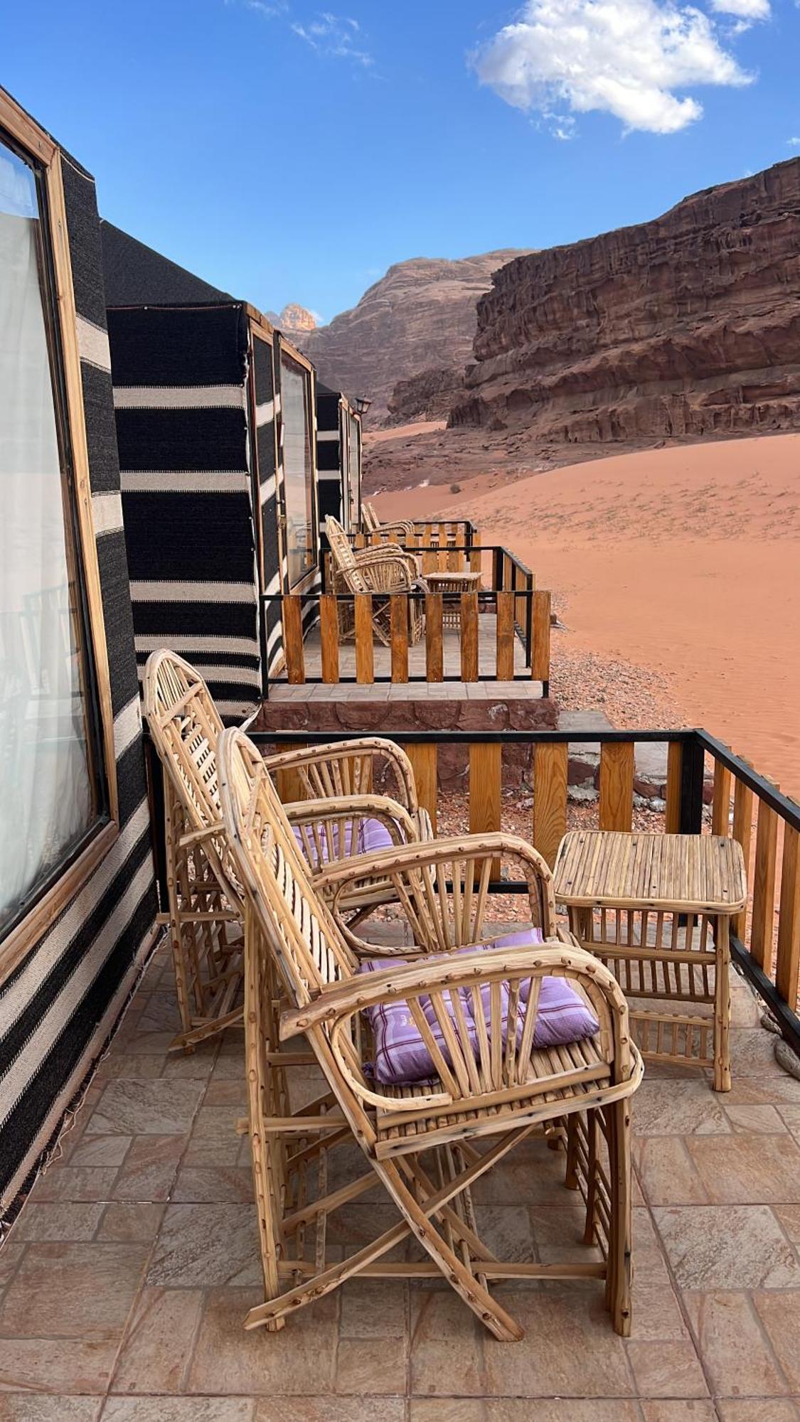 Bedouin Life Camp Hotel Wadi Rum Buitenkant foto