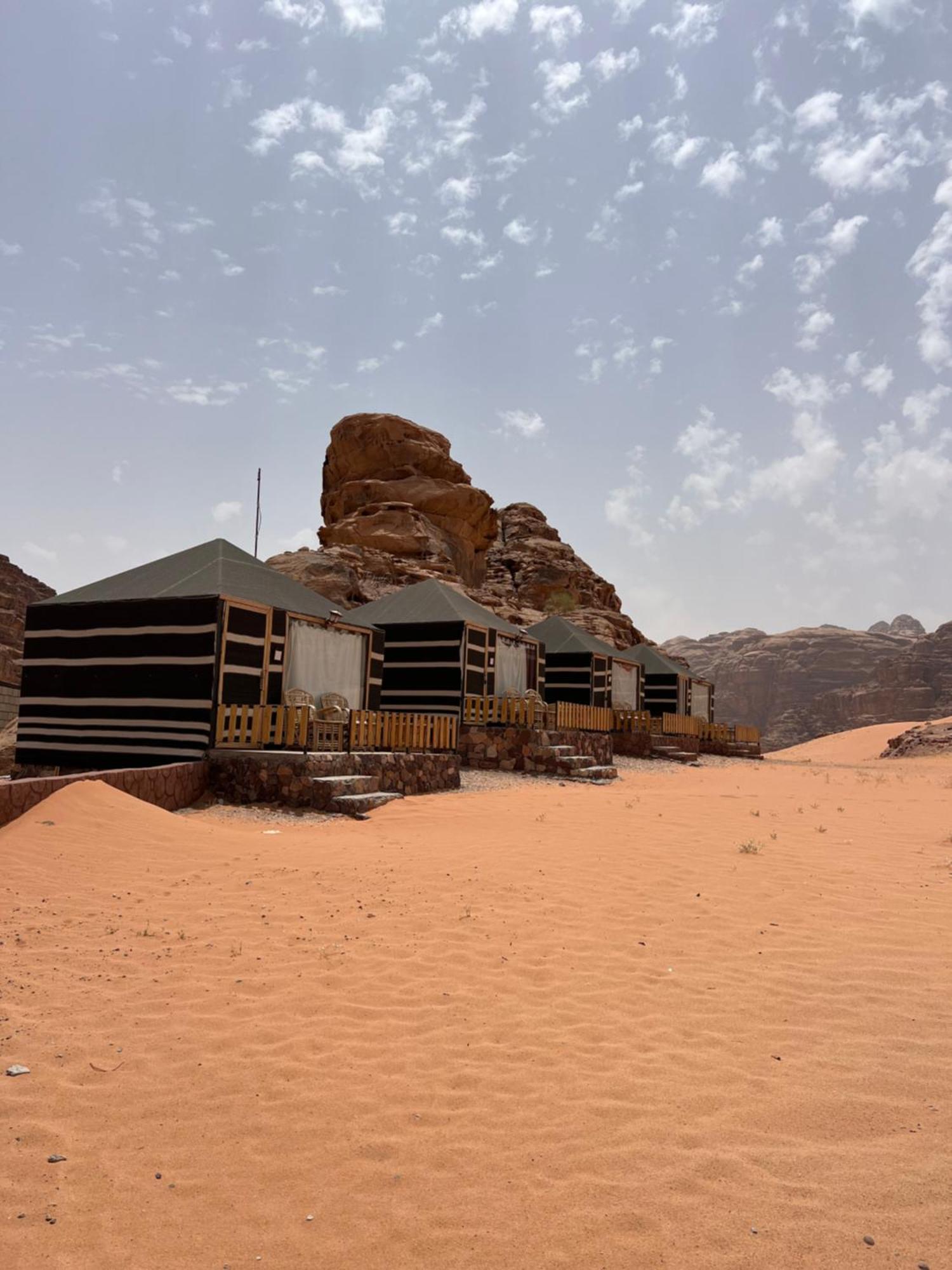 Bedouin Life Camp Hotel Wadi Rum Buitenkant foto