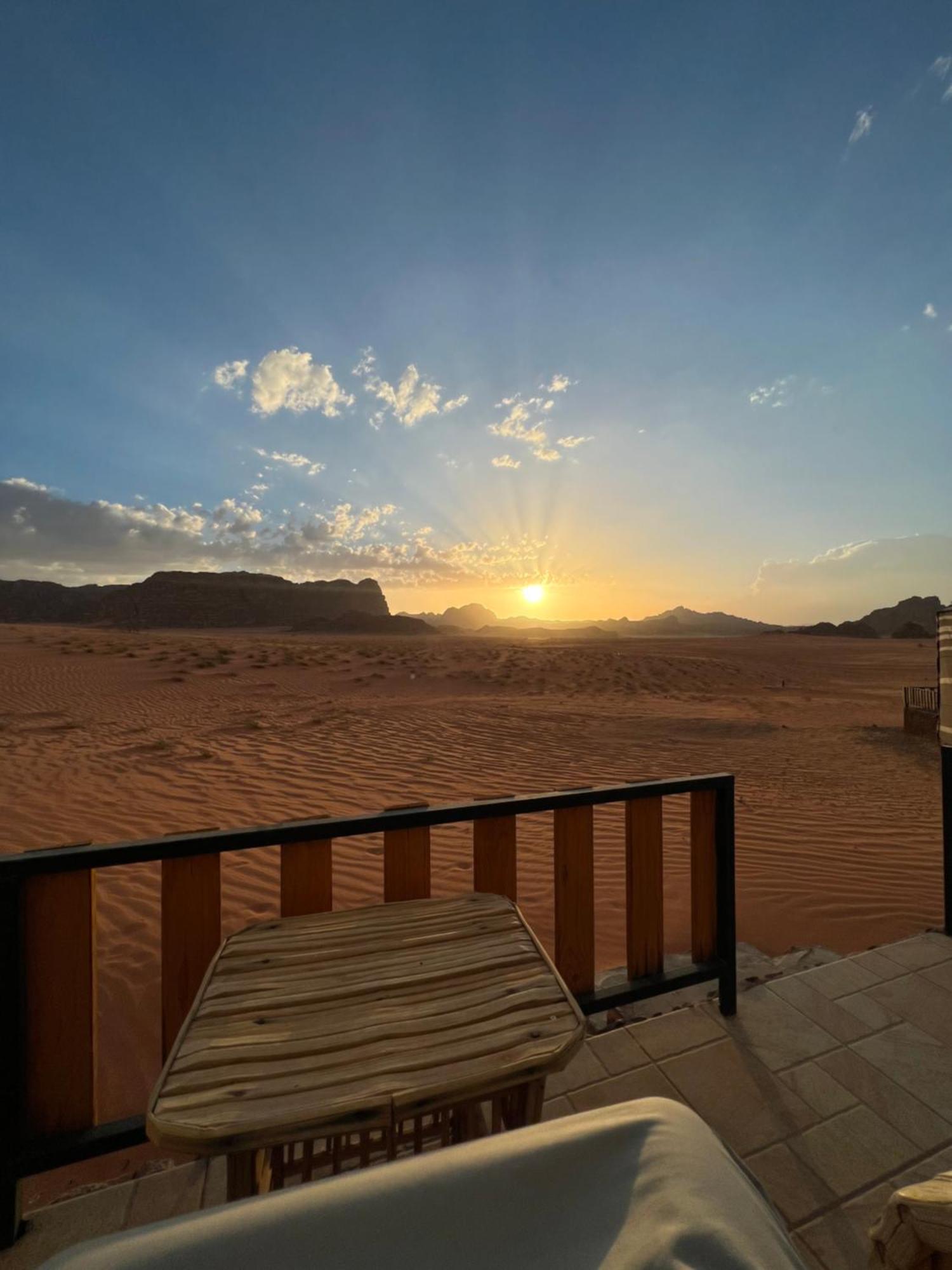 Bedouin Life Camp Hotel Wadi Rum Buitenkant foto