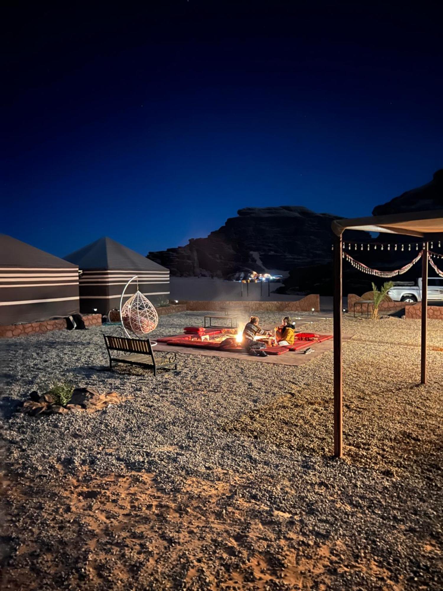 Bedouin Life Camp Hotel Wadi Rum Buitenkant foto