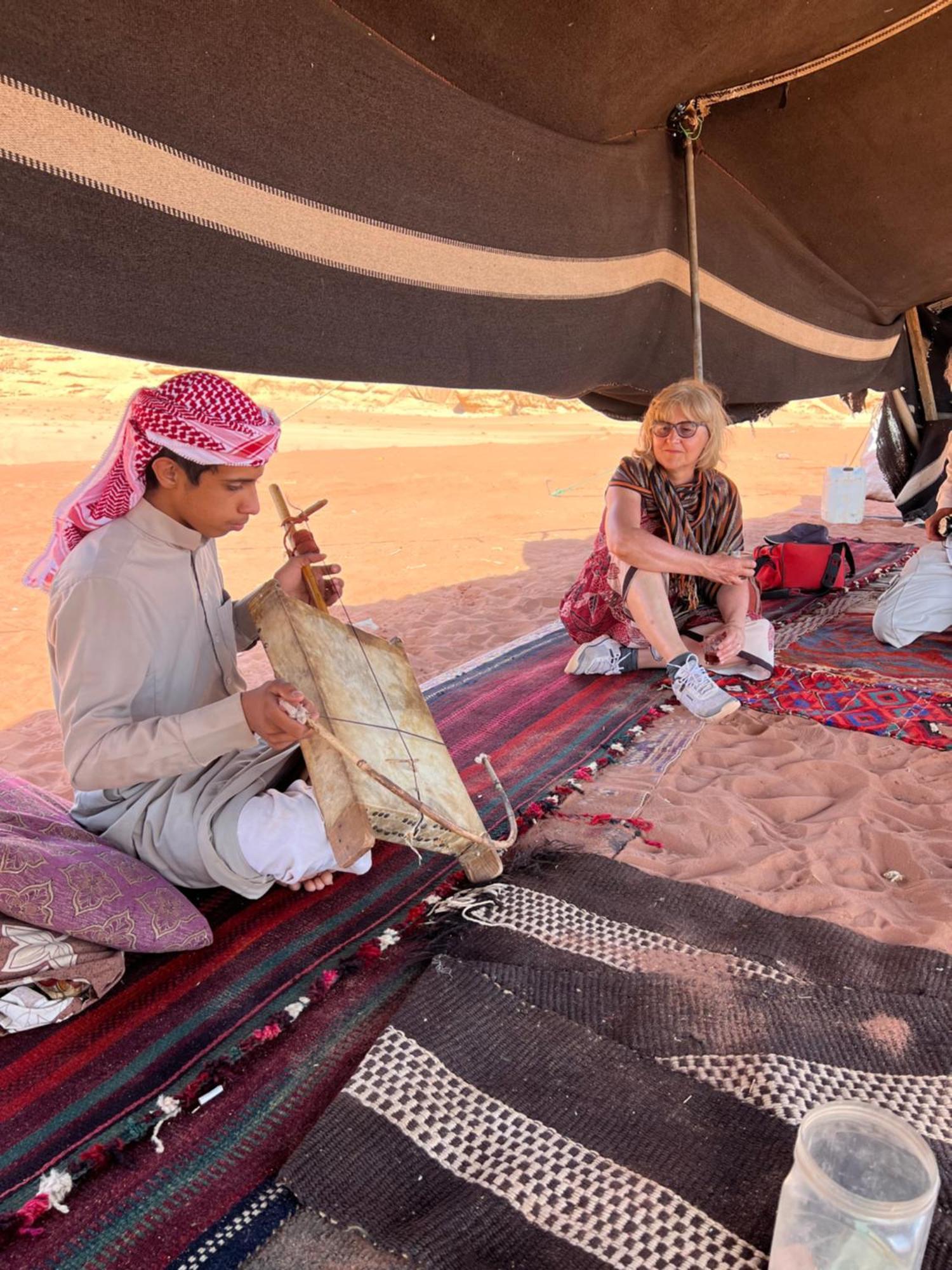 Bedouin Life Camp Hotel Wadi Rum Buitenkant foto